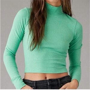 American Eagle Green Waffle Knit Long Sleeve Mock Neck Cropped Shirt Small NWOT